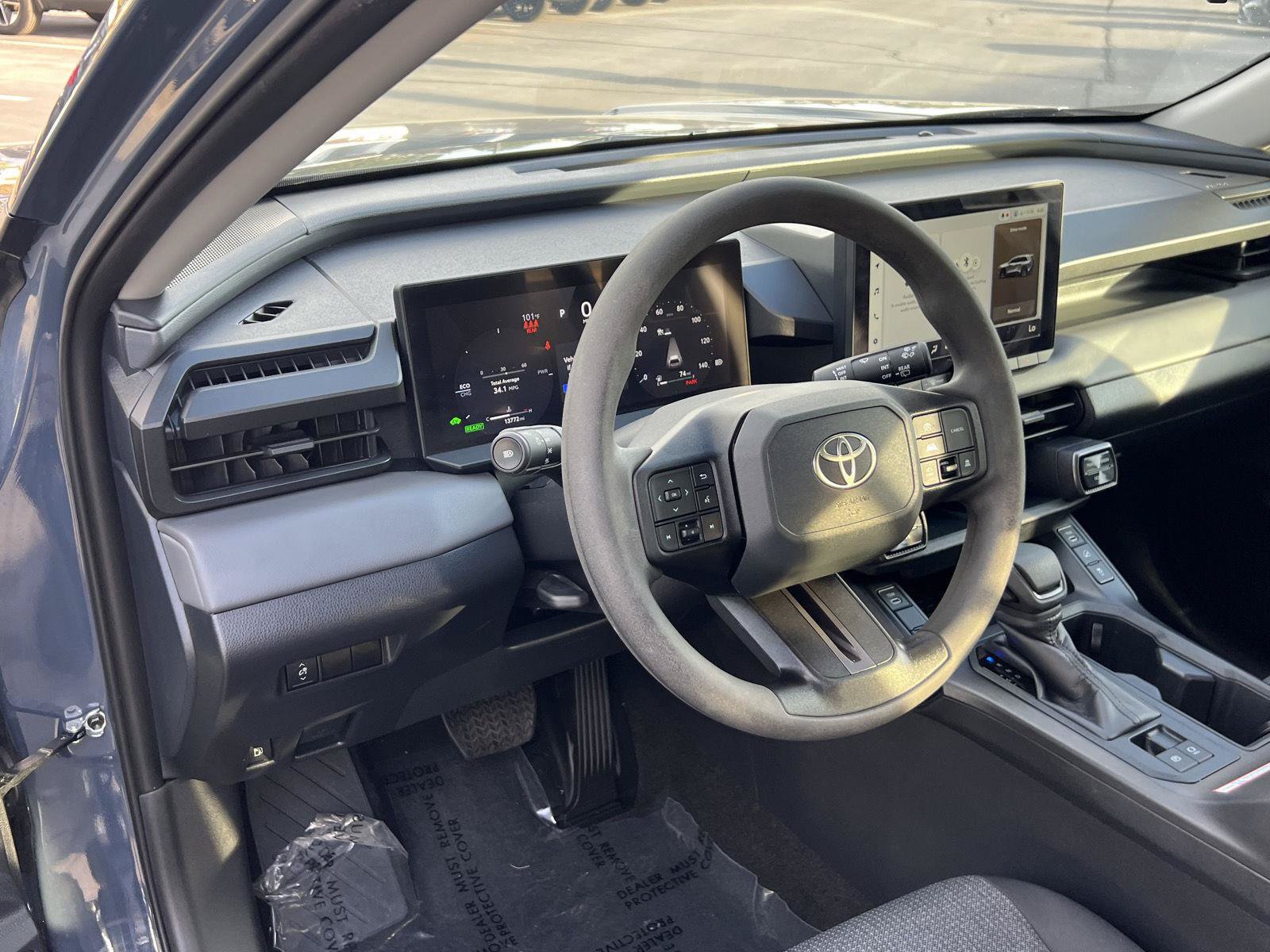 Used 2026 Toyota RAV4 LE AWD/4WD image 28