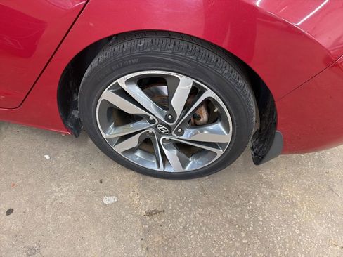 Used 2015 Hyundai Elantra Limited image 8