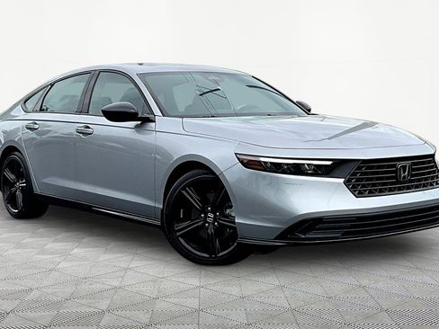 Used 2023 Honda Accord Sport image 3
