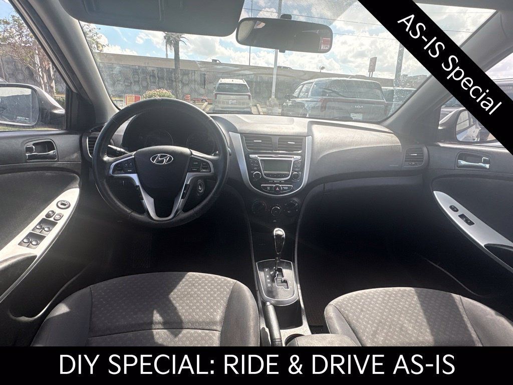 Used 2013 Hyundai Accent SE FWD image 4