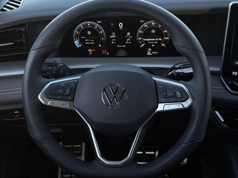 New 2026 Volkswagen Tiguan SE R-Line FWD image 16