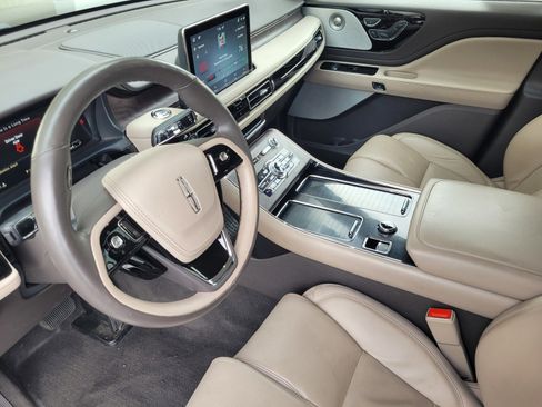 Used 2023 Lincoln Aviator Reserve w/ Equipment Group 201A image 19