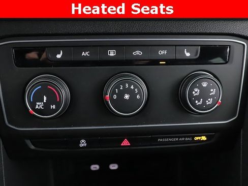 Used 2022 Volkswagen Atlas Cross Sport SE image 3