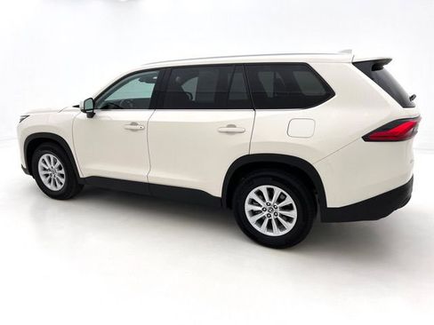 Used 2024 Toyota Grand Highlander AWD image 10