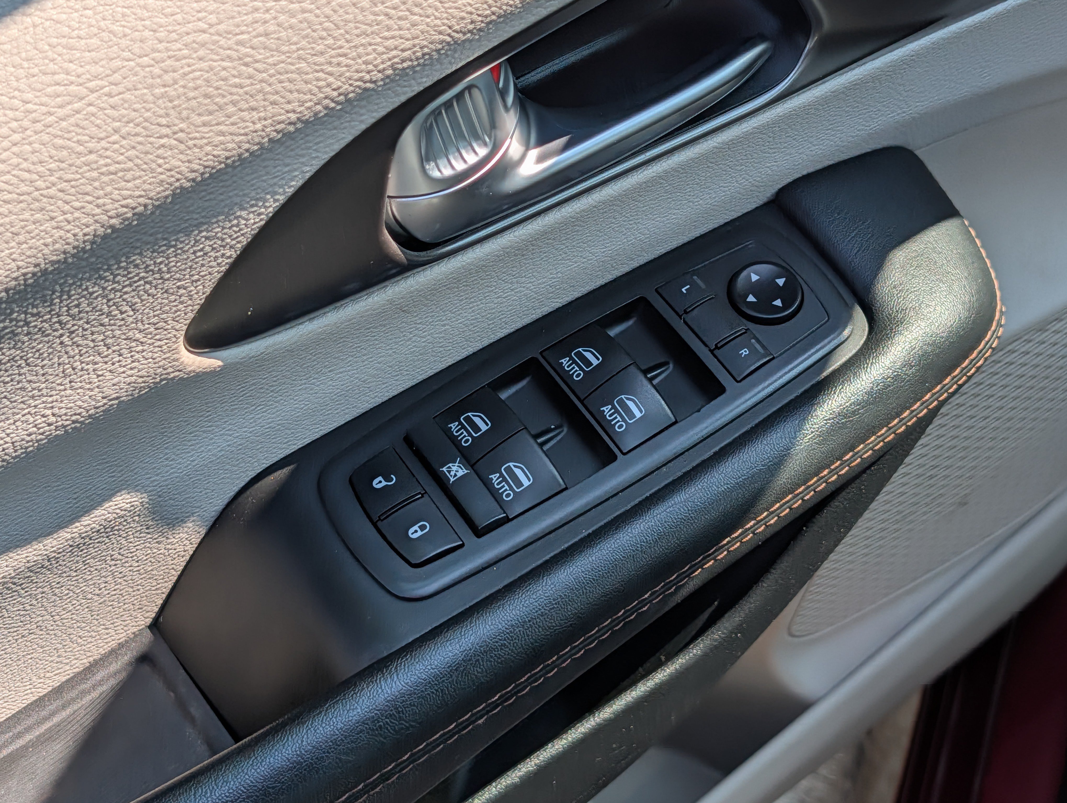 Used 2020 Chrysler Pacifica Touring-L Plus FWD image 19