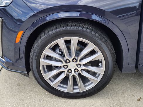 New 2025 Cadillac XT6 Premium Luxury w/ Platinum Package image 37