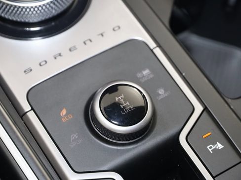 Used 2025 Kia Sorento EX image 30