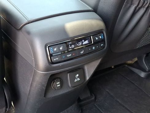 Used 2024 Hyundai Palisade Calligraphy image 28