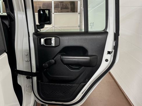 Used 2021 Jeep Gladiator Sport w/ Trailer Tow Package image 28