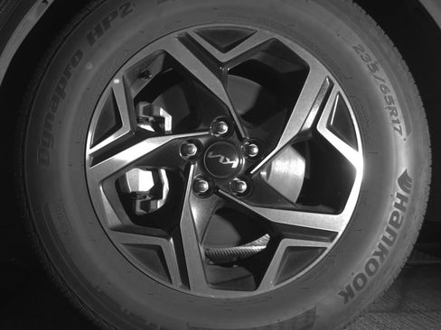 Used 2025 Kia Sportage LX image 12