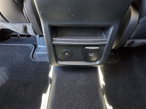 Used 2024 Ford Edge SEL w/ Convenience Package image 17