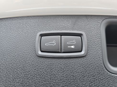 New 2026 Porsche Macan GTS image 16