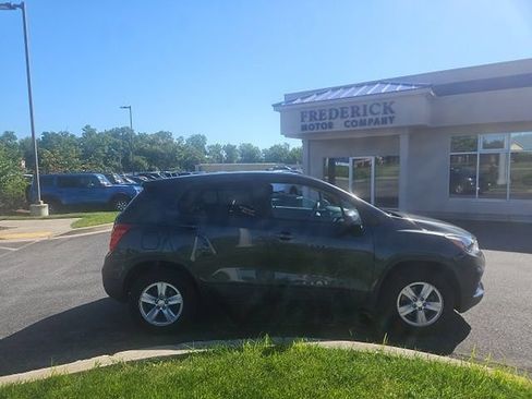 Used 2019 Chevrolet Trax LS w/ Tint and Cruise Package AWD/4WD image 3