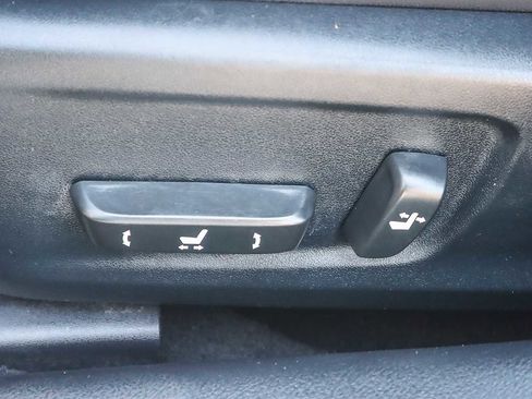 Used 2016 Lexus IS 200t image 21