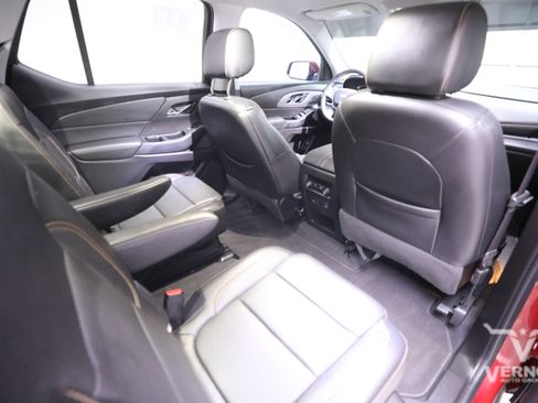 Used 2019 Chevrolet Traverse RS image 12