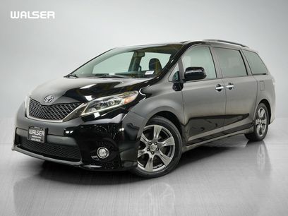 Used 2017 Toyota Sienna SE