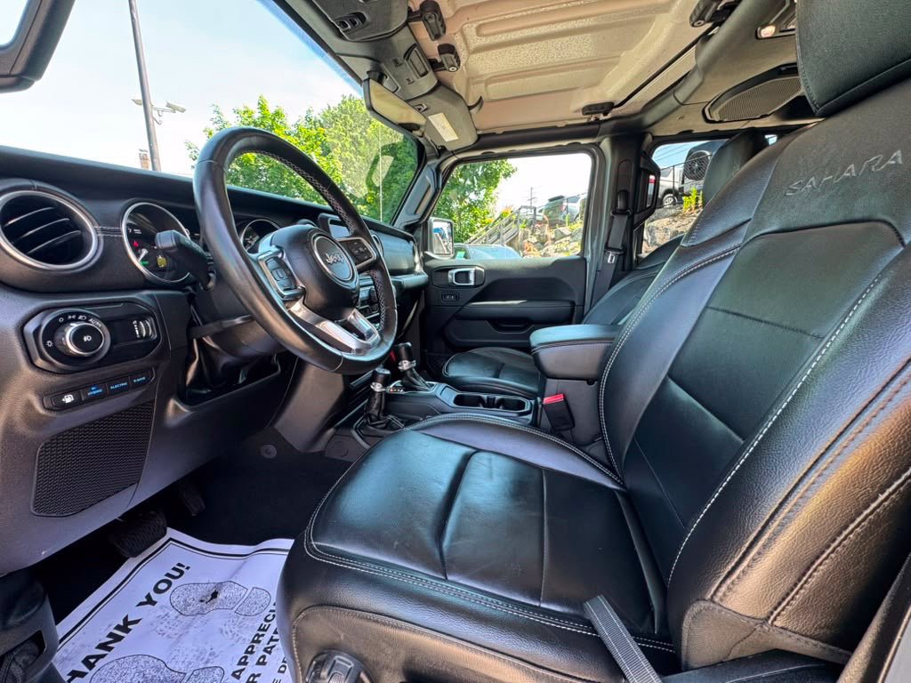 Used 2023 Jeep Wrangler Unlimited Sahara w/ Cold Weather Group AWD/4WD image 16