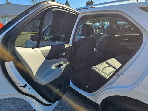 Used 2018 Chevrolet Equinox Premier image 15