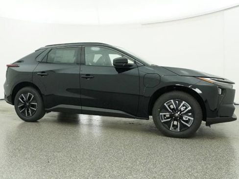 Certified 2026 Toyota bZ XLE image 28