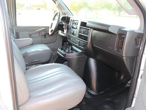 Used 2019 Chevrolet Express 2500 LS w/ Driver Convenience Package RWD image 23