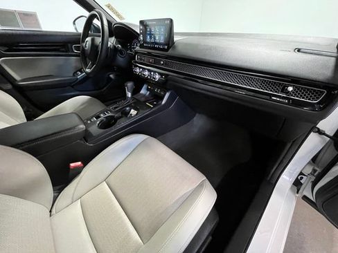 Used 2024 Honda Civic Sport Touring image 10