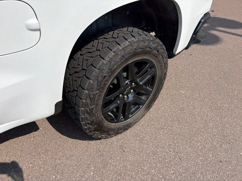 Used 2021 Chevrolet Silverado 1500 LT Trail Boss AWD/4WD image 11