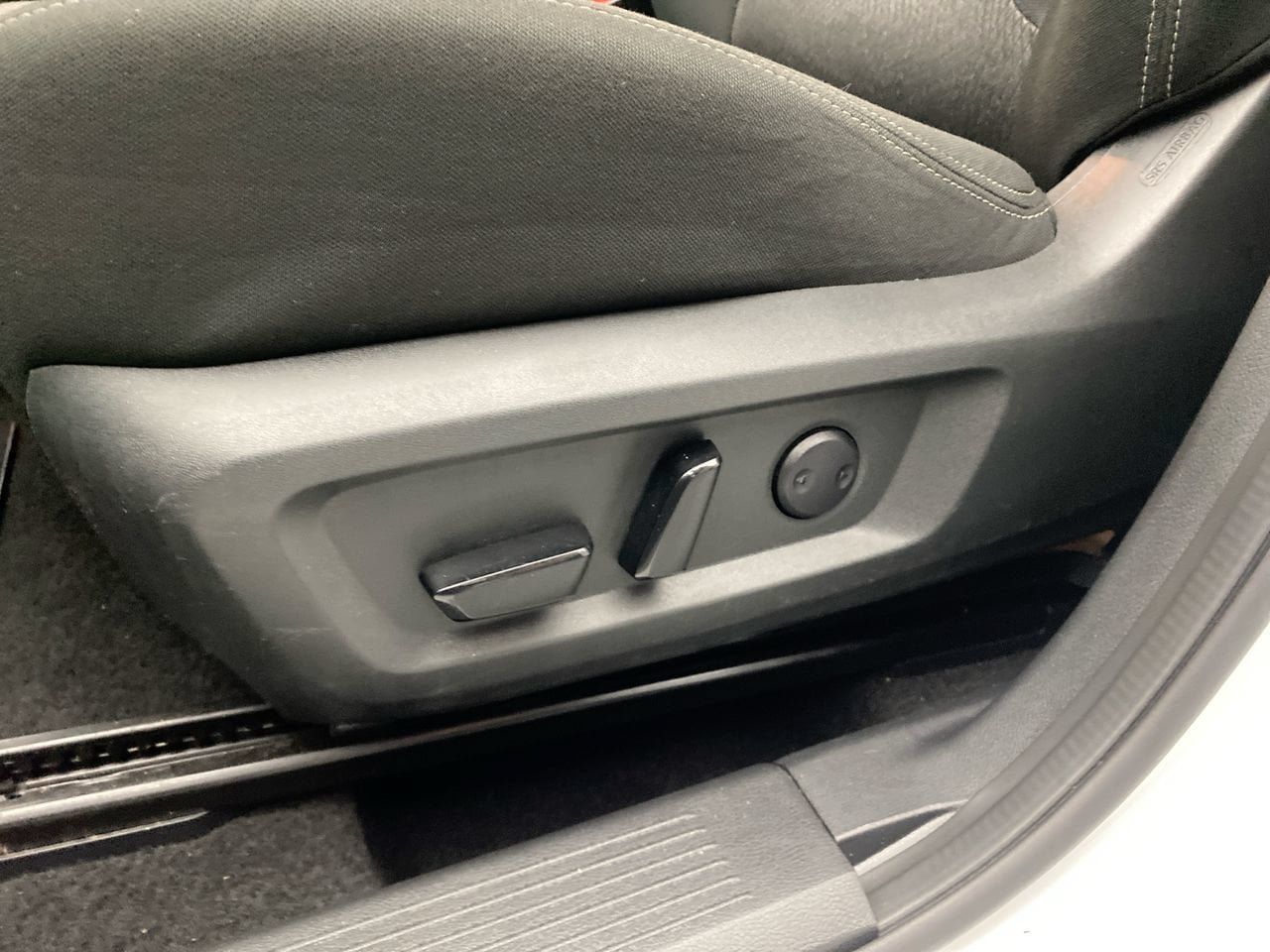 Used 2025 Nissan Rogue SV AWD/4WD image 13