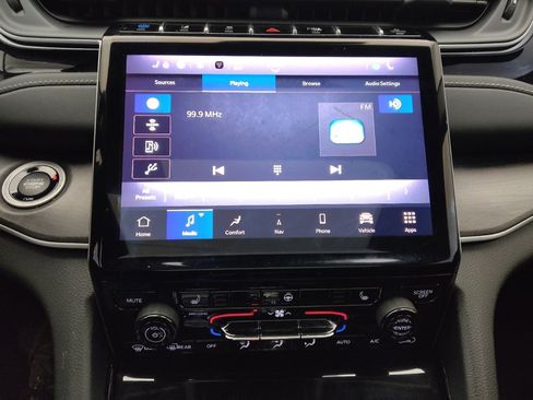 Used 2022 Jeep Grand Cherokee Limited 4xe image 25