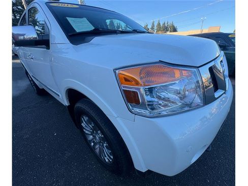 Used 2015 Nissan Armada Platinum image 42