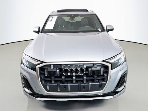 Used 2025 Audi Q7 Premium Plus image 2