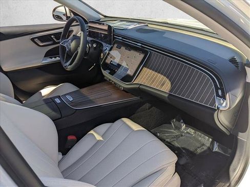 Used 2025 Mercedes-Benz E 350 Sedan image 22