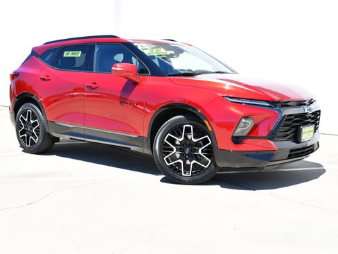 Used 2023 Chevrolet Blazer RS w/ Driver Confidence II Package FWD image 2