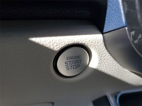 New 2026 Kia Carnival EX image 29