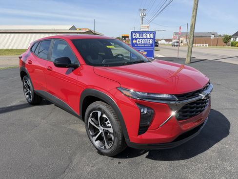 New 2026 Chevrolet Trax RS FWD image 2