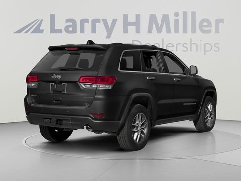 Used 2017 Jeep Grand Cherokee Limited w/ Luxury Group II AWD/4WD image 2
