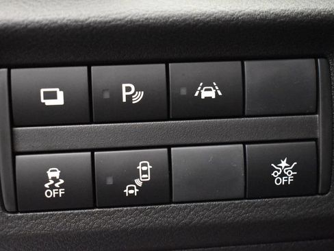 Certified 2025 Nissan Kicks Play S FWD image 15