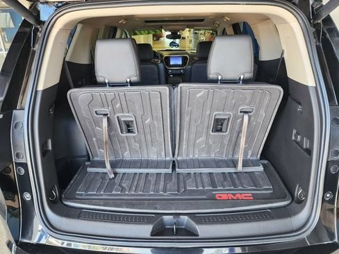Used 2019 GMC Acadia Denali w/ Technology Package FWD image 16
