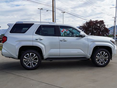 New 2026 Toyota 4Runner Limited AWD/4WD image 9