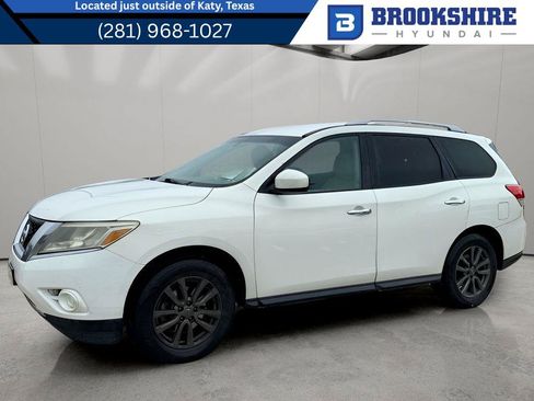 Used 2013 Nissan Pathfinder SV w/ Trailer Tow Pkg FWD image 1
