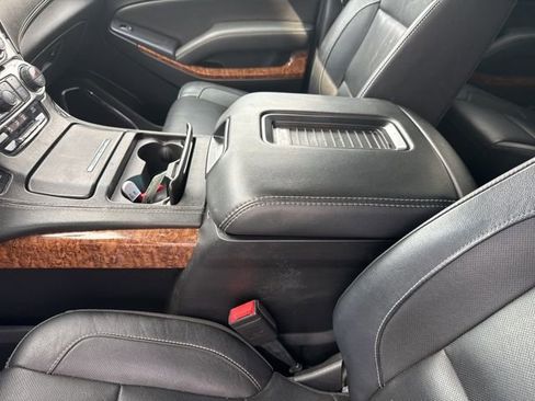 Used 2020 Chevrolet Suburban Premier image 14