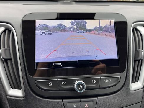 Used 2024 Chevrolet Malibu LT image 11