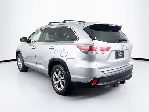 Used 2014 Toyota Highlander XLE AWD/4WD image 5