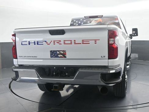 Used 2024 Chevrolet Silverado 2500 LT w/ Convenience Package image 5