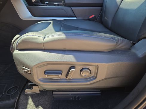 Used 2024 Toyota Sequoia Platinum AWD/4WD image 17