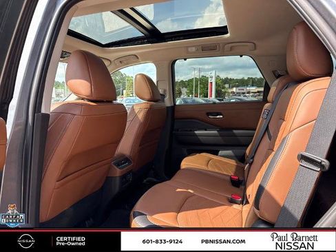 Certified 2025 Nissan Pathfinder Platinum w/ Cargo Package FWD image 30