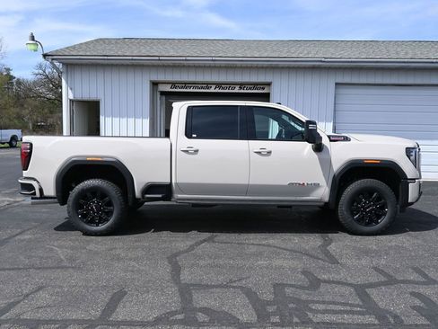 New 2026 GMC Sierra 2500 AT4 w/ AT4 Premium Plus Package AWD/4WD image 5