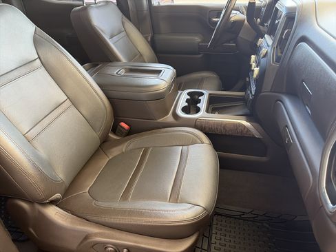 Used 2019 GMC Sierra 1500 Denali w/ Denali Ultimate Package AWD/4WD image 17