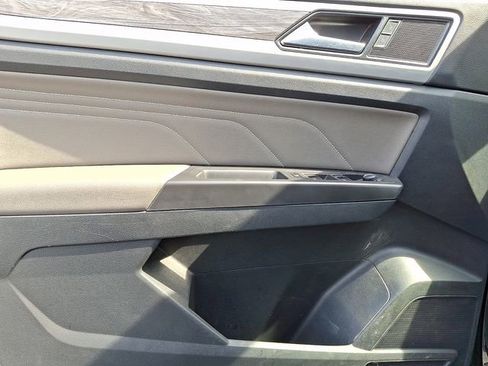 Used 2023 Volkswagen Atlas Cross Sport SE image 12