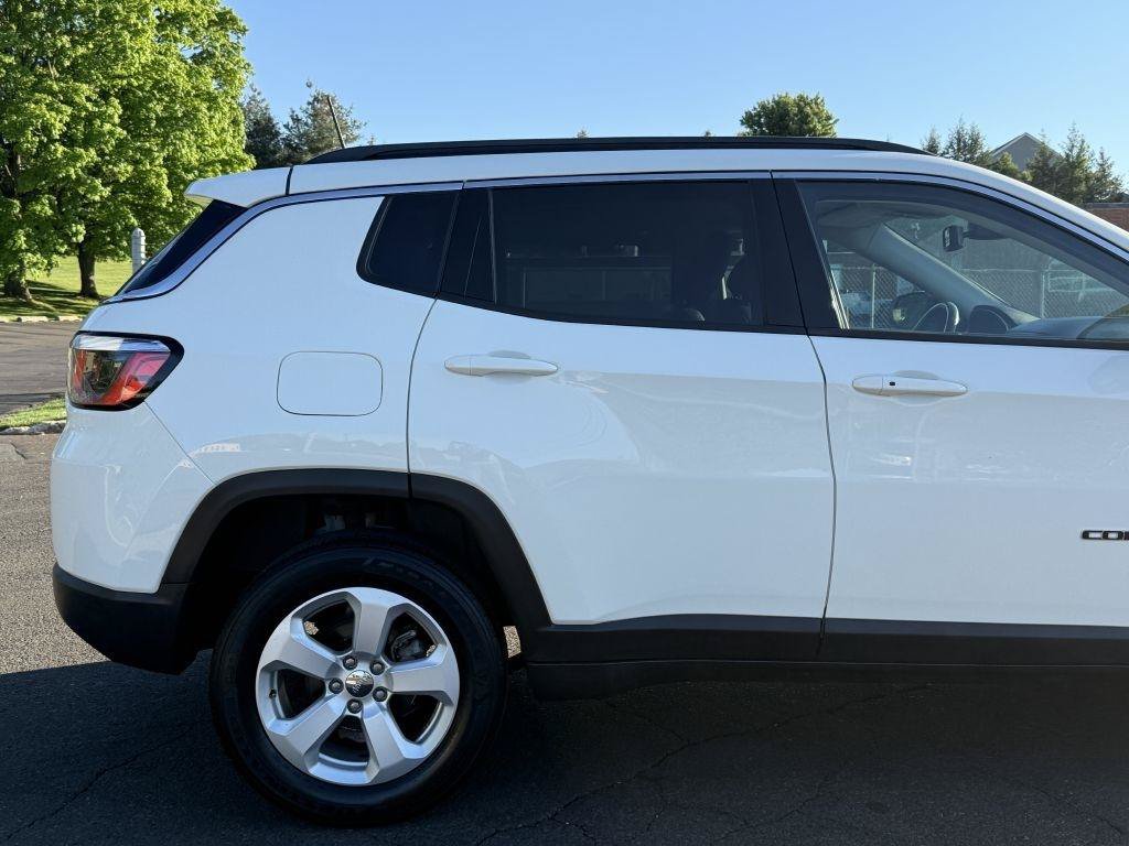 Used 2018 Jeep Compass Latitude w/ Popular Equipment Group AWD/4WD image 9