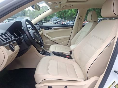 Used 2017 Volkswagen Passat 1.8T SE w/ SE Lighting Package image 11